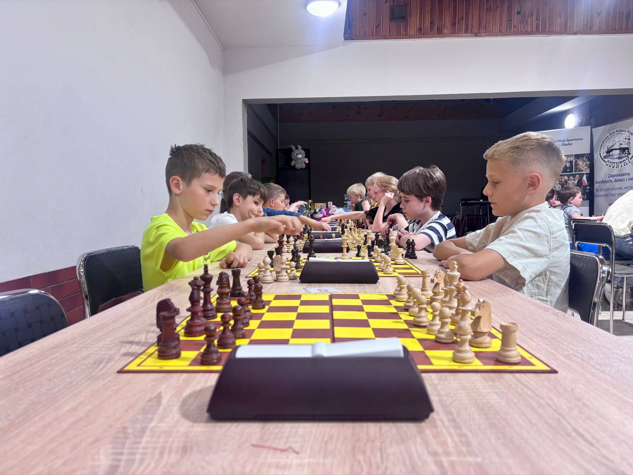 You are currently viewing Weekend w wykonaniu naszych szachistów! 🏆♟️